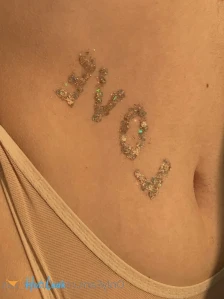 5643571