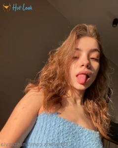 10913772