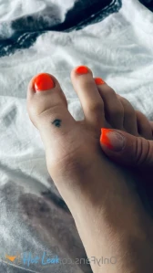 5639442