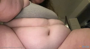 5607812