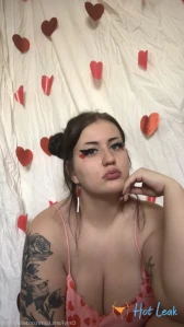 5627915