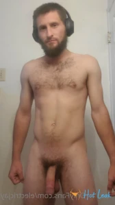 5588082