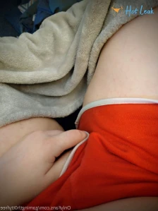 5560632
