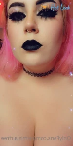 5722874