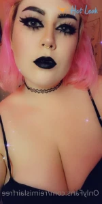 5722913
