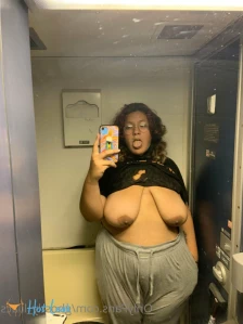 5595988