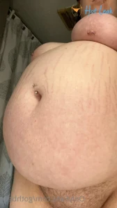 5596943