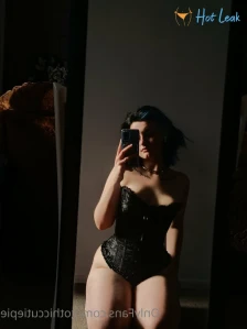 5608164