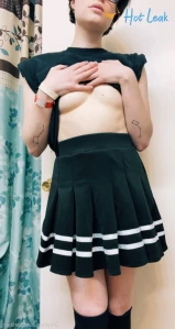 5586893