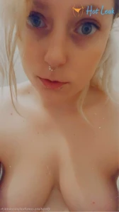 5749163
