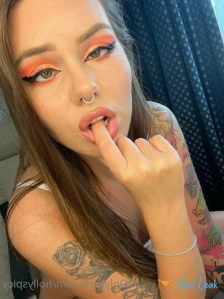 7667124