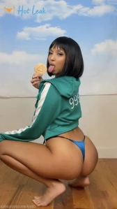5588212