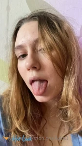 5589623