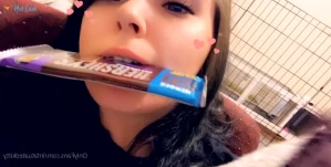 10576280