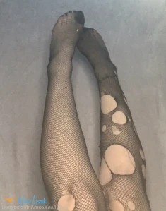 5561883