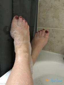 5560366