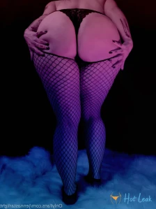 5563677