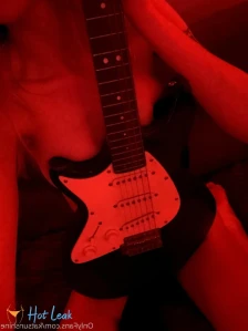 5634157