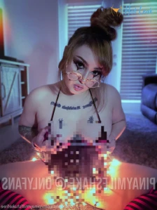 5727897