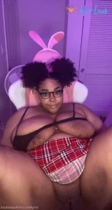 5633718