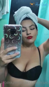 10570976
