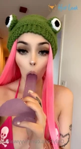 10748373