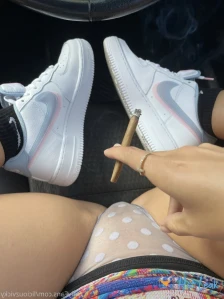 5695569