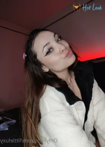 5674821