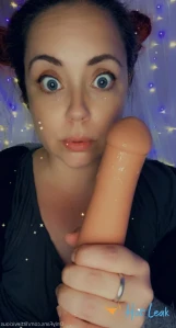 5585082