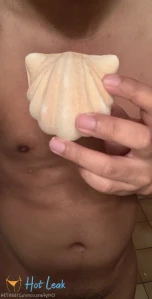5636833