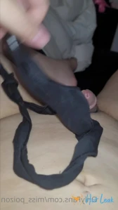 10566602