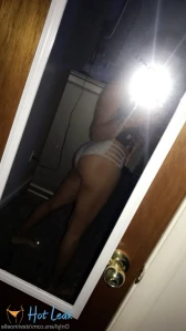 4618563