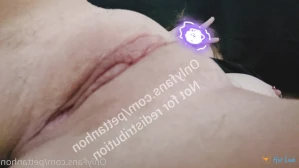 5298748