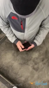 10562609