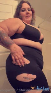10561308