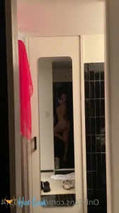 1543800