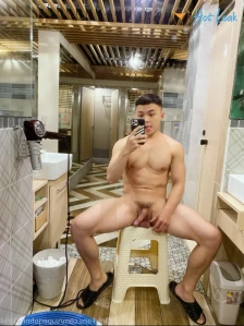 7893233