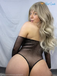 4923564