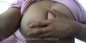 1564782