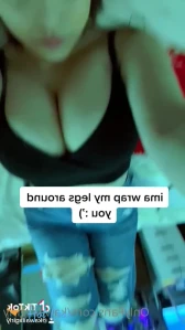 1583928