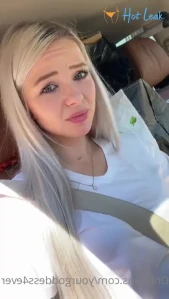 10556744