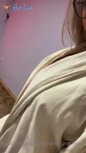 10556769