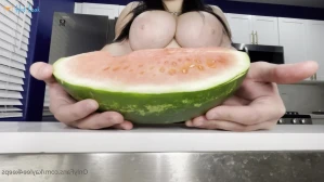 1585016