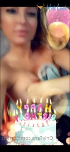 1584874
