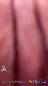 1588617