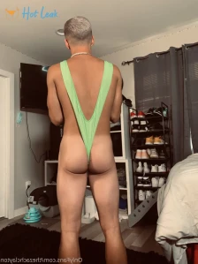 10306805