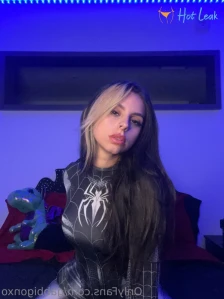 4898912