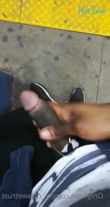 5945882