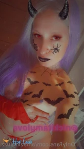 10504893