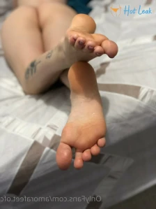 7576832